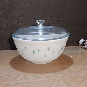 Vintage Pyrex Dainty Maid Torquoise Diamond Mixing  Bowl with Lid
